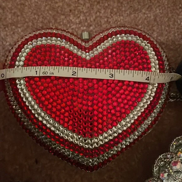 Crystal heart purse with long shoulder chain - Picture 3 of 11